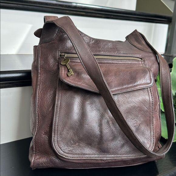 Fossil Genuine Leather Shoulder Bag Thick Luxurious Leather with Front Pocket - Picture 10 of 11